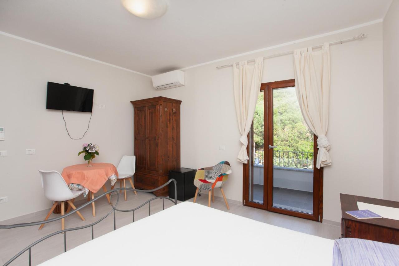 Lu Lioni Rooms San Teodoro  Exterior photo