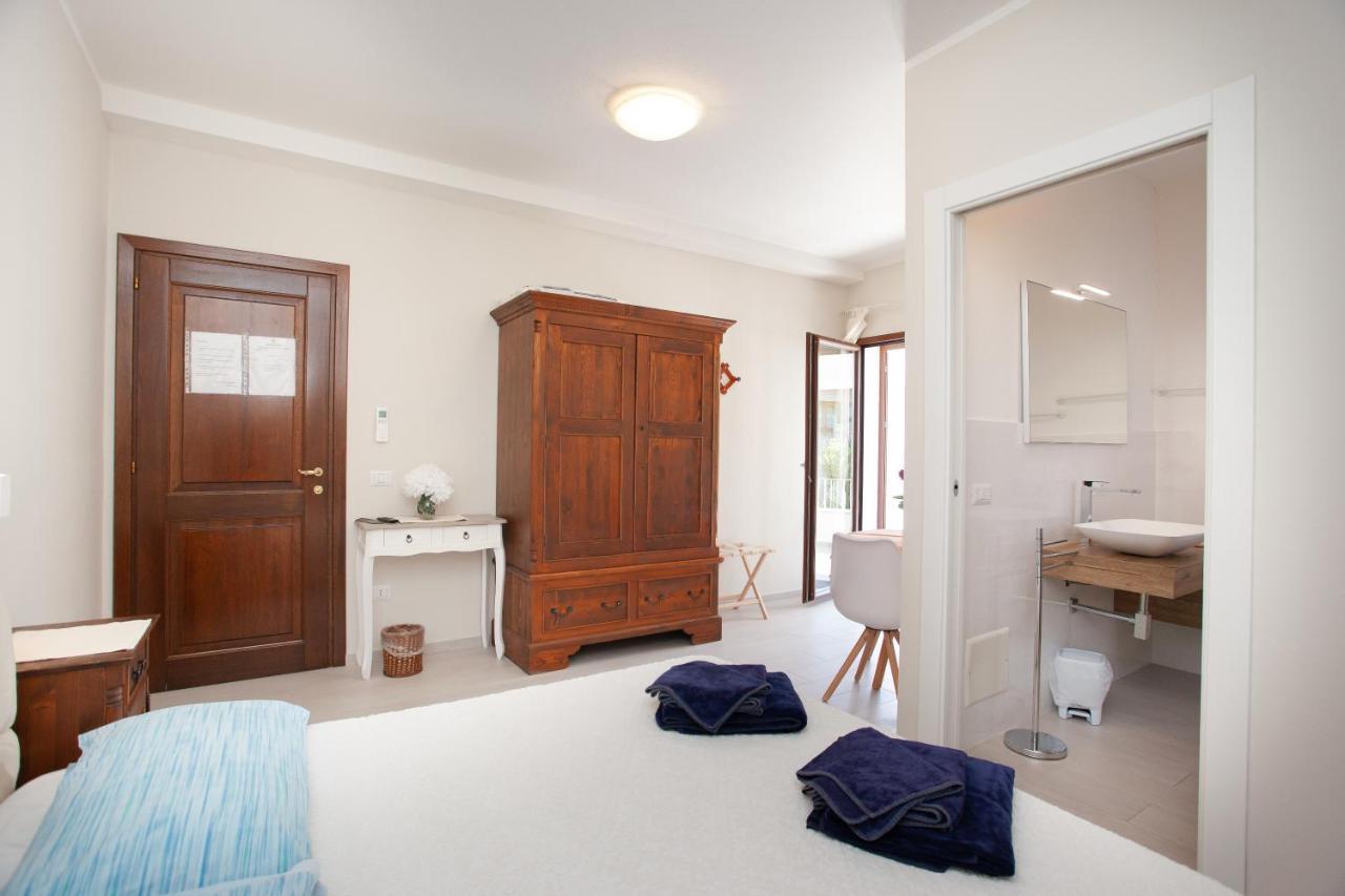 Lu Lioni Rooms San Teodoro  Exterior photo