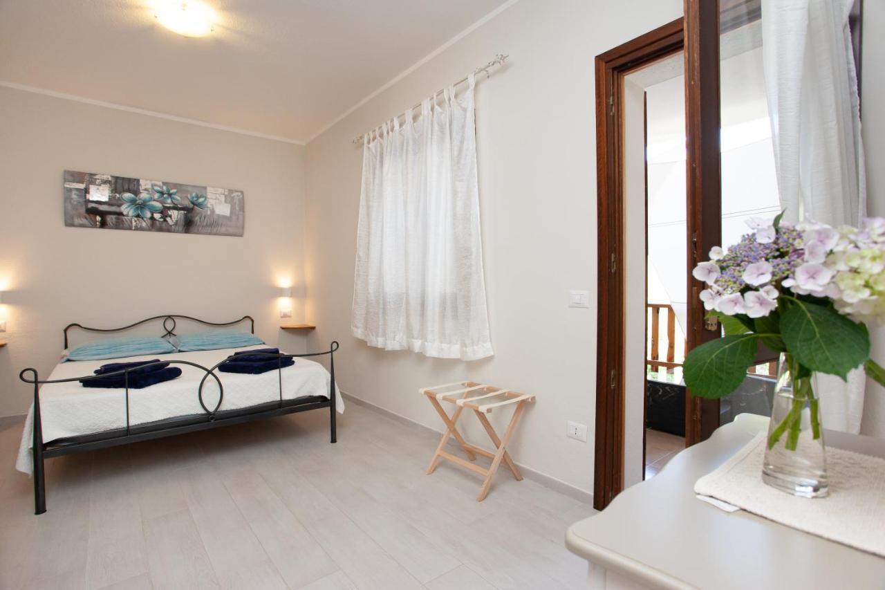 Lu Lioni Rooms San Teodoro  Exterior photo